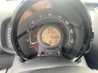 gebraucht Toyota Aygo Rentnerfahrzeug Sondermodell Team D erst 9600 km