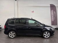 Gebraucht VW Touran Cup 105 PS (77 kW) 2014 Schwarz Van / Kleinbus