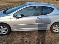 Gebraucht Peugeot 207 95 PS (69 kW) 2010 Silber Kleinwagen
