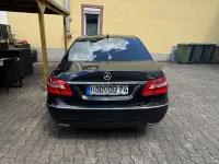 Gebraucht Mercedes E220 Avantgarde 170 PS (125 kW) 2012 Schwarz Limousine