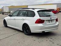 Gebraucht BMW 320 177 PS (130 kW) 2009 Weiß Kombi