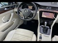 Gebraucht VW Passat Highline 239 PS (175 kW) 2019 Weiß Kombi