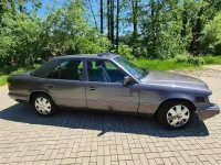 Brugt Mercedes E250 113 HK (83 kW) 1994 Grå Sedan