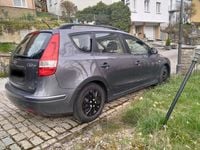 Gebraucht Hyundai i30 90 PS (66 kW) 2011 Grau Kombi