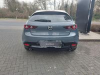 Neu Mazda 3 Exclusive 140 PS (102 kW) 2026 Grau Limousine