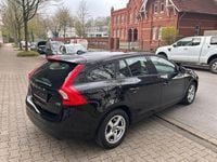 Gebraucht Volvo V60 120 PS (88 kW) 2016 Schwarz Kombi