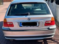 Gebraucht BMW 320 150 PS (110 kW) 2000 Silber Kombi