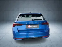 Neu Skoda Octavia 150 PS (110 kW) 2026 Raceblau metallic Kombi