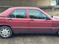 Gebraucht Mercedes 190 Sportline 118 PS (86 kW) 1990 Rot Limousine