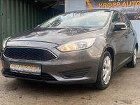 Gebraucht Ford Focus Ambiente 101 PS (74 kW) 2016 Grau Limousine
