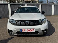 Gebraucht Dacia Duster Celebration 115 PS (84 kW) 2021 Weiß SUV