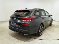 Neu Hyundai i30 N Line 140 PS (102 kW) 2025 Cypress green met. Kombi