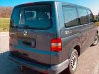 Gebraucht VW T5 130 PS (95 kW) 2008 Grau Van