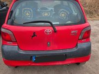 Gebraucht Toyota Yaris 68 PS (50 kW) 2002 Rot Limousine