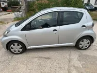 Gebraucht Toyota Aygo 68 PS (50 kW) 2010 Silber Kleinwagen