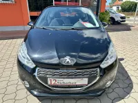Gebraucht Peugeot 208 Active 92 PS (67 kW) 2012 Perla nera/metallic Kleinwagen