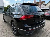 Gebraucht VW Tiguan Life 122 PS (89 kW) 2023 Schwarz SUV