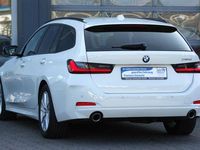 Gebraucht BMW 318 Shadowline 150 PS (110 kW) 2023 Weiss Kombi