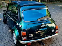 Usado Mini 1300 63 HP (46 kW) 2000 Verde Citadino