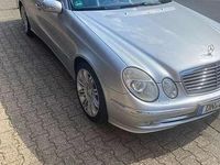 Gebraucht Mercedes E240 Elegance 177 PS (130 kW) 2004 Silber Kombi
