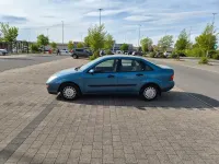 Gebraucht Ford Focus Ghia 131 PS (96 kW) 2000 Blau Limousine