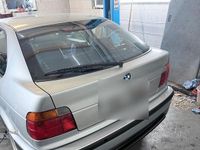Gebraucht BMW 316 102 PS (75 kW) 1997 Grau Kleinwagen