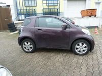 Gebraucht Toyota iQ Basis 68 PS (50 kW) 2009 Rot Kleinwagen