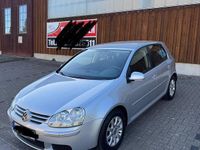 Second-hand VW Golf V 102 CP (75 kW) 2005 Argintiu Hatchback