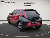 Neu Toyota Aygo X 72 PS (52 kW) 2025 Chili red (3u4)/ black mica (2 SUV