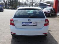 Gebraucht Skoda Rapid Ambition 105 PS (77 kW) 2015 Weiß Kleinwagen