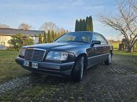 Gebraucht Mercedes 220 150 PS (110 kW) 1993 Schwarz Coupé