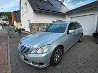 Usado Mercedes E220 Elegance 170 CV (125 kW) 2011 Plateado Berlina