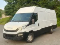 Gebraucht Iveco Daily 116 PS (85 kW) 2017 Weiß Van / Kleinbus