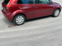 Gebraucht Ford Fiesta 80 PS (58 kW) 2003 Rot Kleinwagen