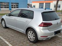 Gebraucht VW Golf VII Highline 150 PS (110 kW) 2018 Silber Limousine