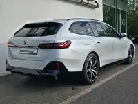 Gebraucht BMW 540 M Sport 303 PS (222 kW) 2025 Mineralweiß metallic Kombi