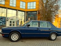 Gebraucht BMW 525 129 PS (94 kW) 1987 Blau Limousine
