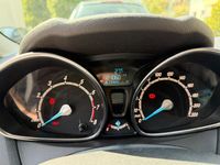 Gebraucht Ford Fiesta Trend 101 PS (74 kW) 2017 Weiß Limousine