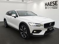 Gebraucht Volvo V60 CC Plus 197 PS (144 kW) 2024 Weiß Kombi