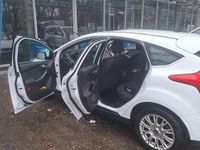 Gebraucht Ford Focus 105 PS (77 kW) 2011 Weiß Limousine
