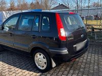 Gebraucht Ford Fusion 105 PS (77 kW) 2010 Blau Kleinwagen