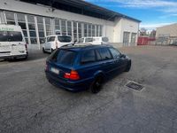 Gebraucht BMW 320 150 PS (110 kW) 2003 Blau Kombi