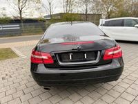 Gebraucht Mercedes E200 Avantgarde 184 PS (135 kW) 2011 Schwarz Coupé