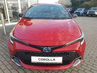 Neu Toyota Corolla 140 PS (102 kW) 2025 Karminarot Limousine