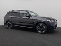 Gebraucht BMW iX3 Impressive 210 kW (286 PS) 2022 Sophistograu brillanteffekschwarz SUV