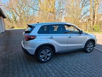 Gebraucht Suzuki Vitara 129 PS (94 kW) 2025 Silber SUV