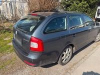 Gebraucht Skoda Octavia 105 PS (77 kW) 2010 Grau Kombi