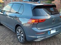 Gebraucht VW Golf VIII Move 131 PS (96 kW) 2024 Grau Limousine