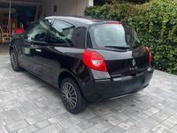 Gebraucht Renault Clio II 75 PS (55 kW) 2007 Schwarz Kleinwagen
