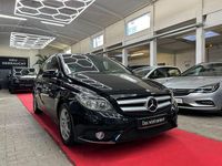 Gebraucht Mercedes B180 122 PS (89 kW) 2012 Schwarz Van / Kleinbus
